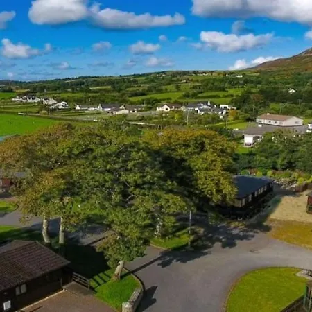 펜션 Stunning 4 Bedlog Cabin In - Sleeps 10 Kerrykeel