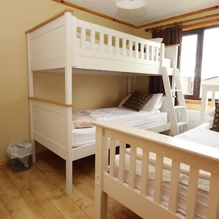 Stunning 4 Bedlog Cabin In - Sleeps 10 펜션